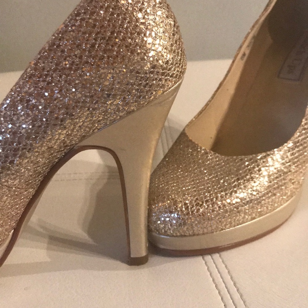 Pumps - Picture 4 of 4